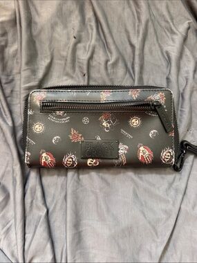 BlackCraft Black Floral Accent Zip Wallet